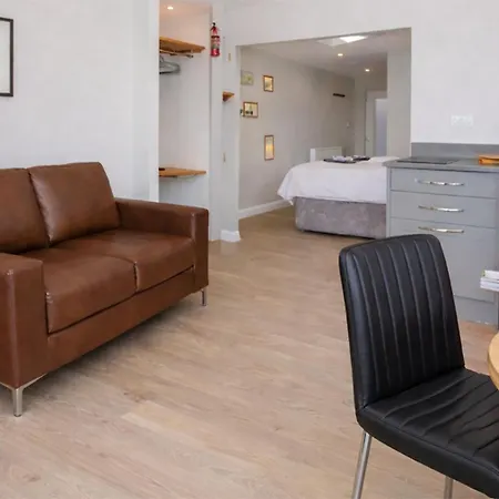 The View At 52, شقة